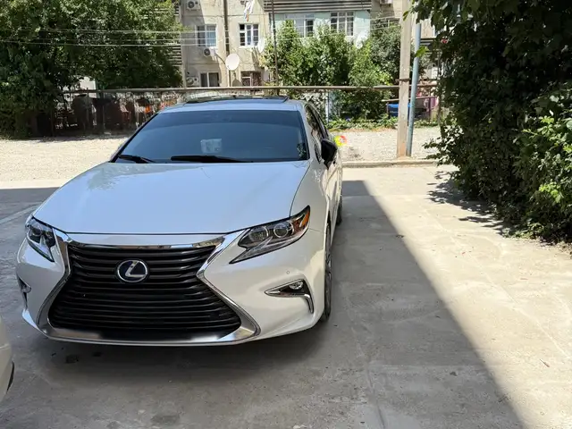 Lexus ES series