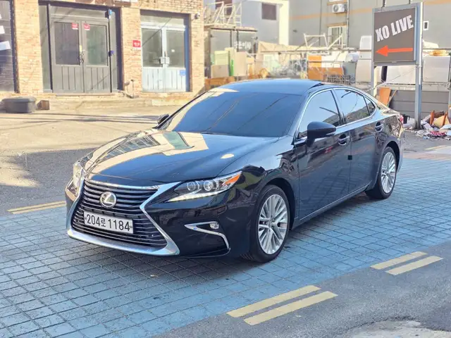 Lexus ES series