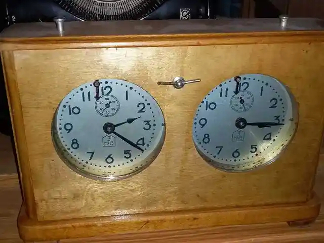 Шахматные часы, Душанбе