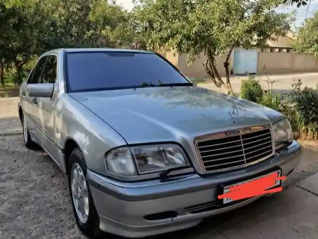 Фиолетовое стекло на Mercedes-Benz W202, Душанбе