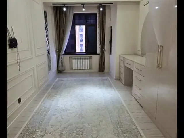 3-комн. квартира, 10 этаж, 122м², Шоҳмансур Повороти Аэропорт 4 дома, Душанбе