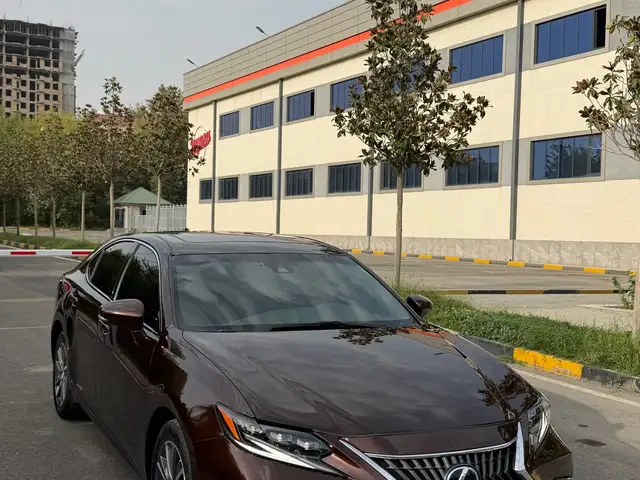 Lexus ES series