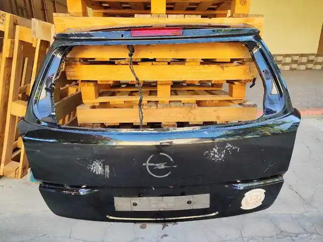Крышка багажника на Opel Astra H, Душанбе