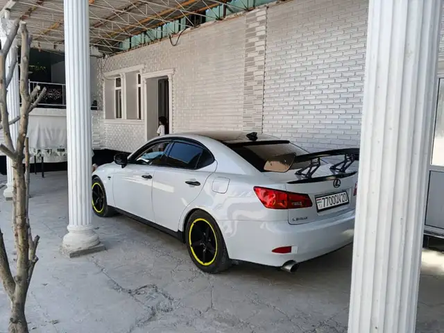 Lexus IS series