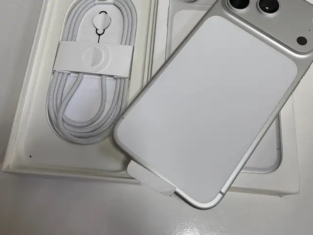Apple iPhone 17 Pro Max, 256 gb, Silver, Худжанд
