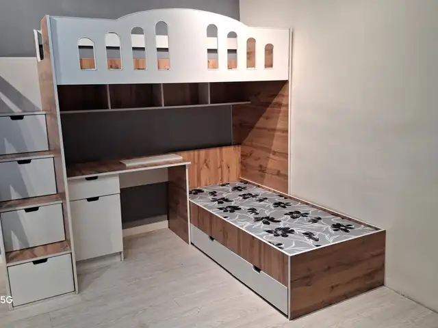 Двухъярусная кровать со столиком, Душанбе