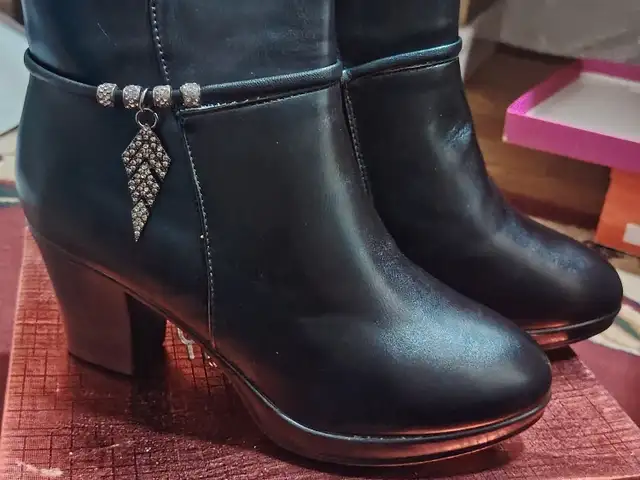 Женские сапоги, Душанбе