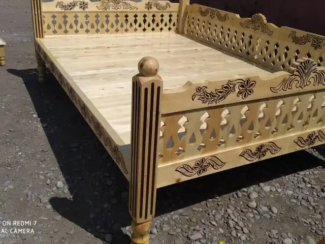 Тапчан, Бобоҷон Ғафуров