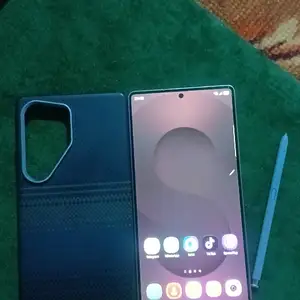 Samsung Galaxy S25 Ultra, Ваҳдат