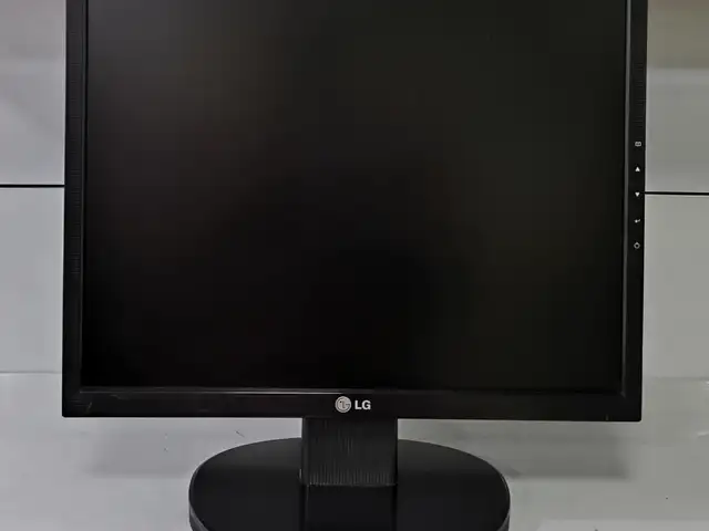 Монитор LG Flatron L1753S 17 дюймов, Душанбе
