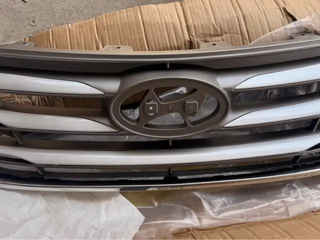Решетка двигателя на Hyundai Santafer, Хуҷанд