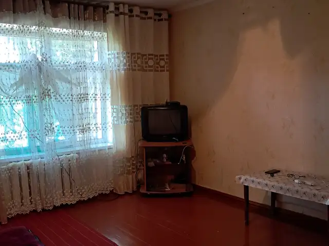 3-комн. квартира, 1 этаж, 72 м², 4 мкр, Турсунзаде