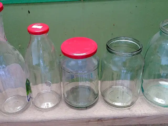 Банки стеклянные, Хуҷанд