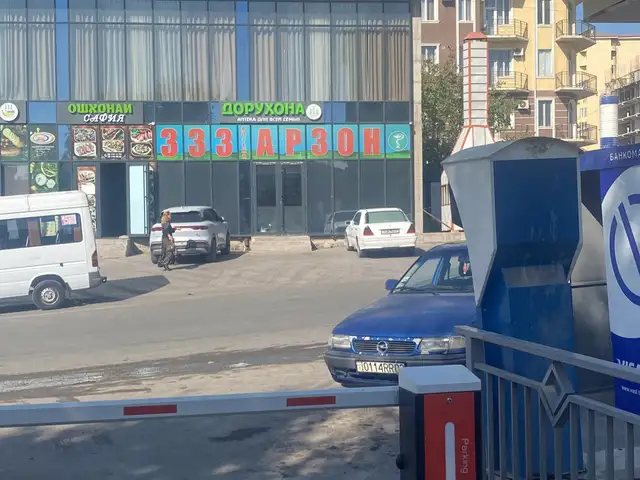 3-комн. квартира, Цокольный этаж, 108м², 34 мкр, Худжанд