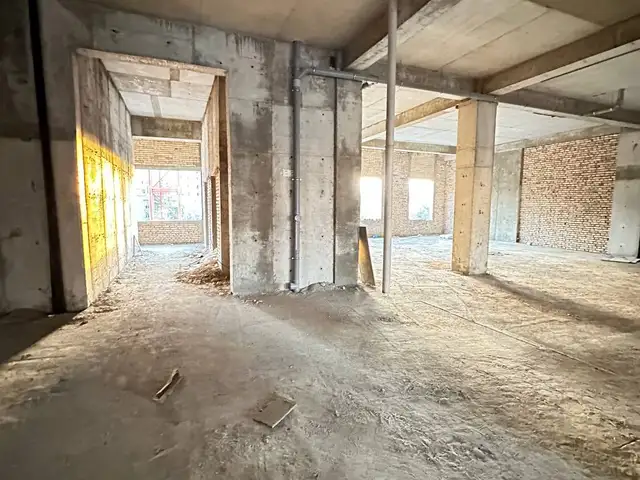 Помещение под свободное назначение, 585м², шохмансур, Душанбе