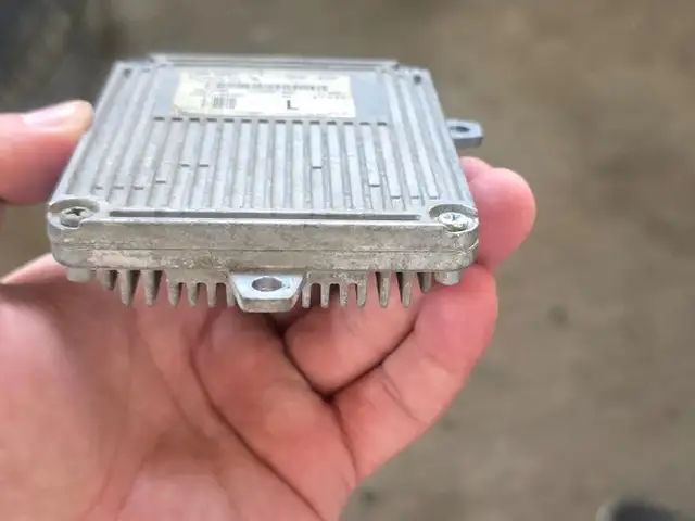 Базаи Фар Mercedes Benz 212, Душанбе