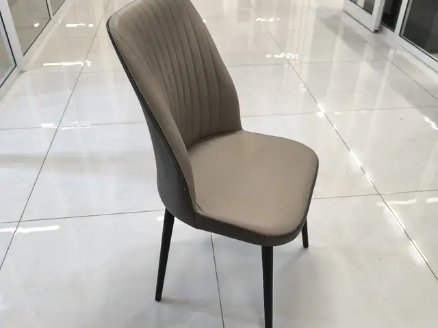 Стулья, Душанбе