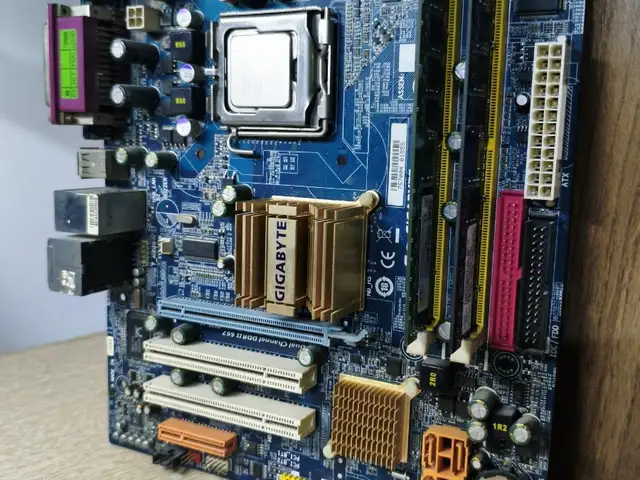 Комплект Материнская плата Gigabyte 775 + Процессор + ОЗУ 3GB, Душанбе