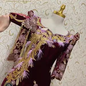 Куртаи аруси, Душанбе