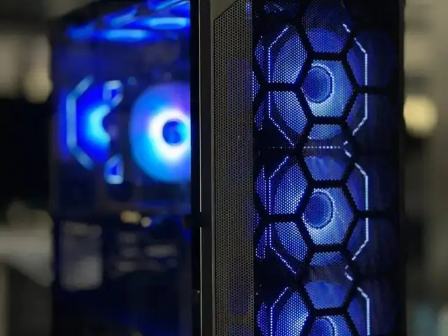 Игровой персональный компьютер Ryzen 7 9800X3D/RTX 5060Ti, Душанбе