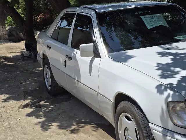 Mercedes-Benz W124
