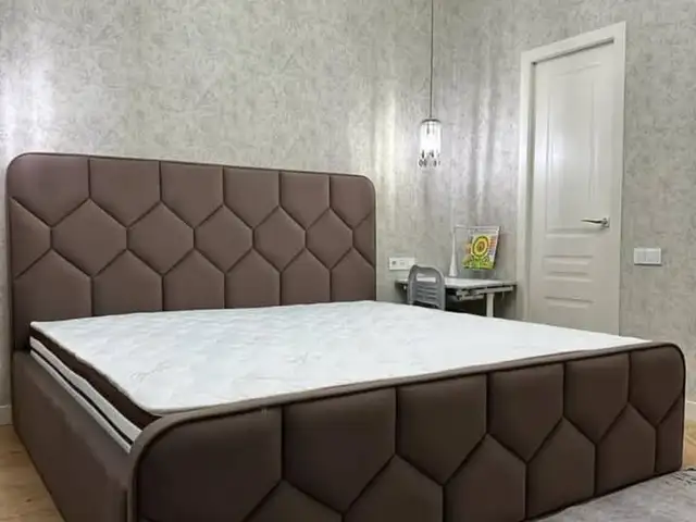 Двуспальная кровать, Душанбе
