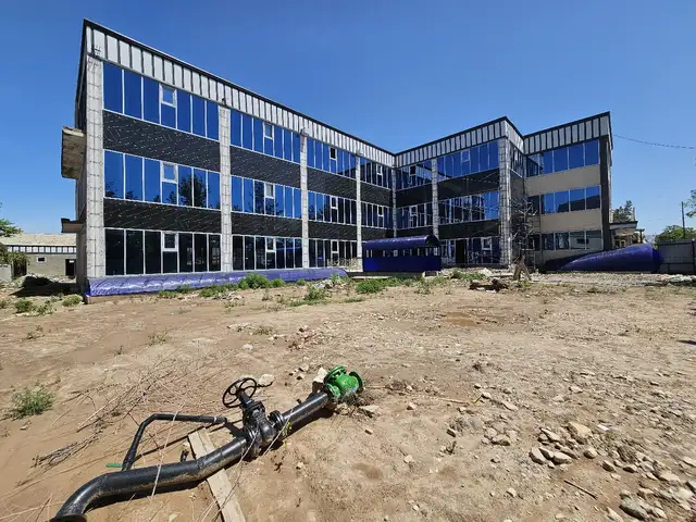 Помещение под свободное назначение, 1000м², кучаи Сомони , Абдураҳмони Ҷомӣ