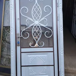 Дверь стеклянная, Душанбе