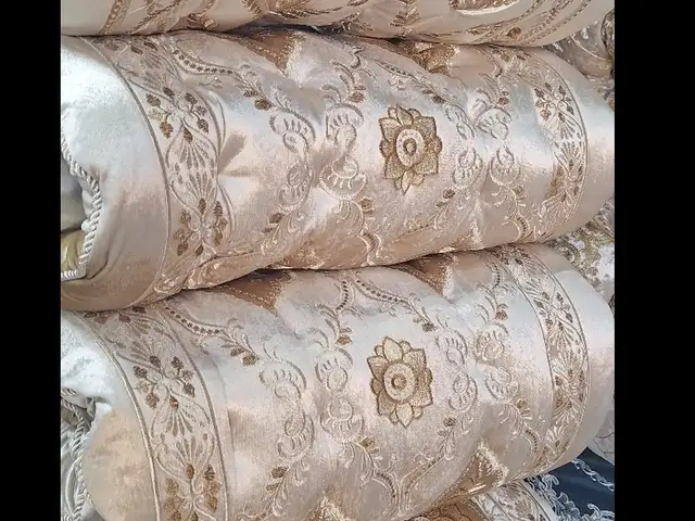 Курпаи аруси, Турсунзаде