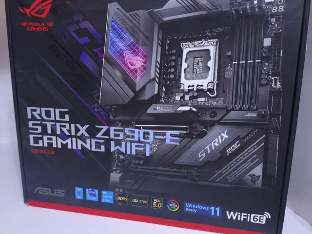 Материнская плата ROG Strix Z690-E gaming WIFI DDR5, Душанбе