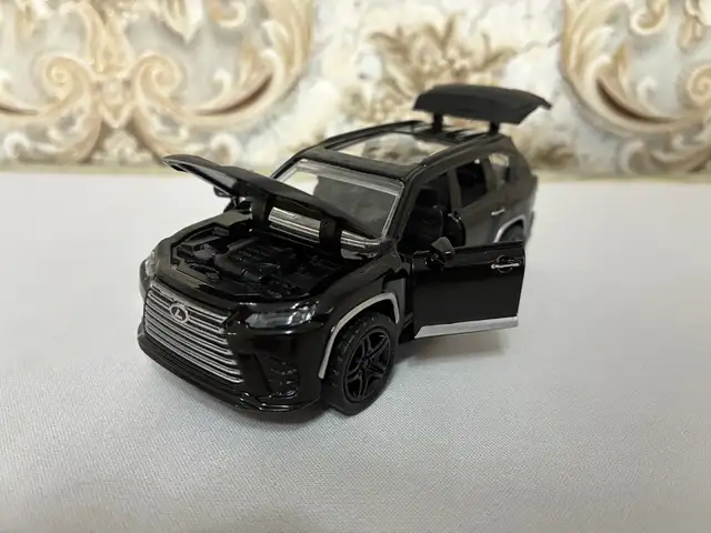 Железная машинка Lexus lx600, Хуҷанд