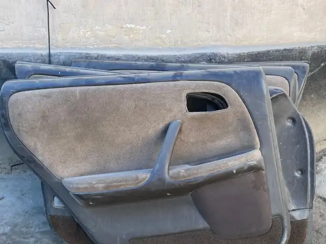 Обшивка дверей от Toyota Mark 2, Исфара