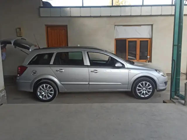 Opel Astra H