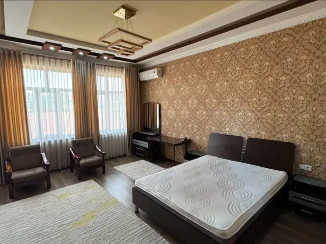 2-этажный, 4 комнатный дом, 250 м², Зеленый Базар, Мактаби 35, Чахон Ака, Душанбе