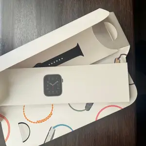 Смарт часы Apple Watch SE, Душанбе