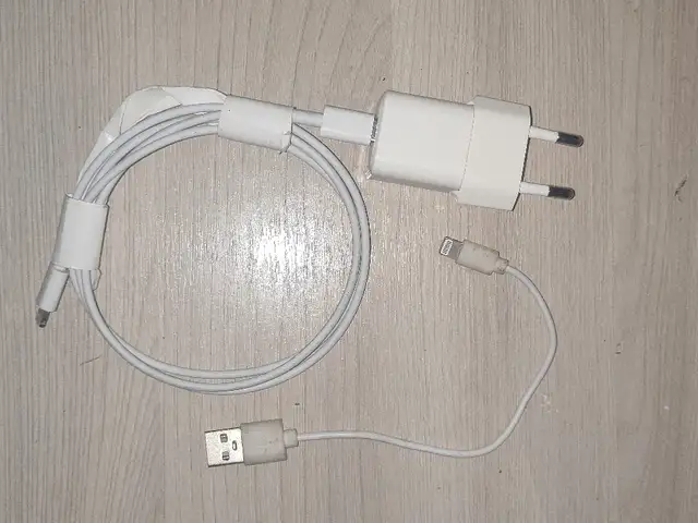 Зарядное устройство на iPhone, Душанбе