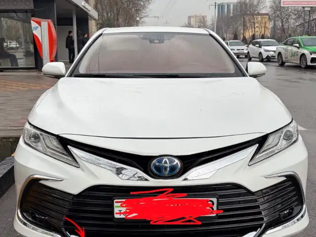 Хром на передний бампер от Toyota Camry 6 2021, Душанбе