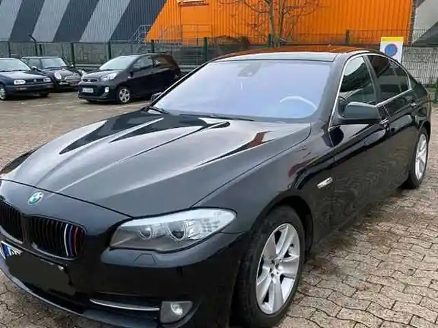 Защита нижней части дверей BMW f10, Хуҷанд