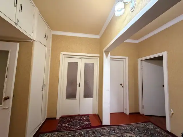 4-комн. квартира, 3 этаж, 84 м², 13 мкр, Худжанд