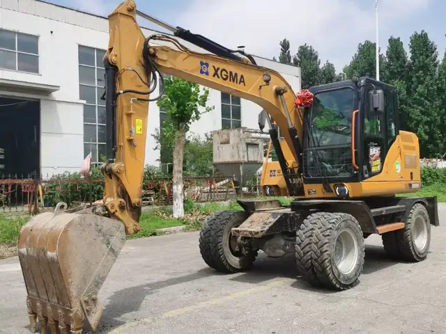 Экскаватор XGMA XG8 125WK, Душанбе