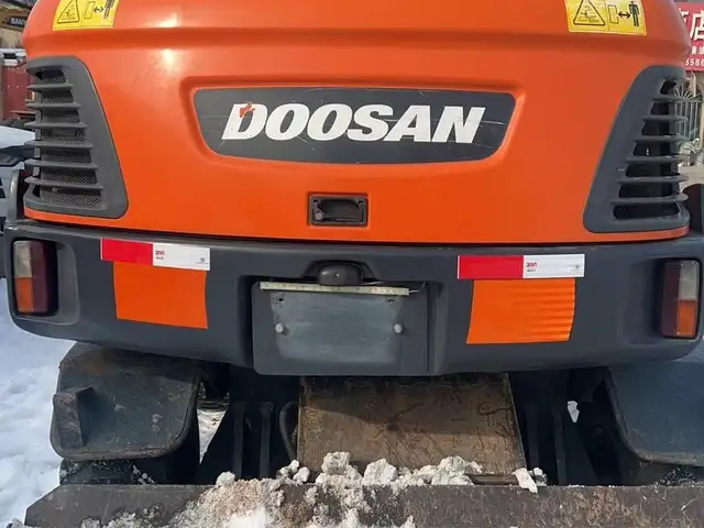 Экскаватор, Душанбе