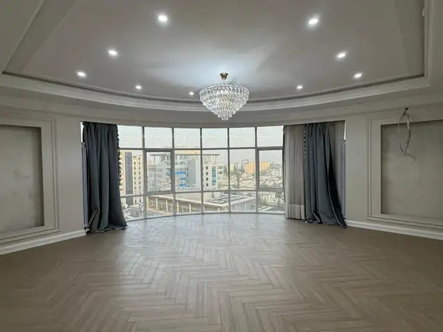 4-комн. квартира, 12 этаж, 172 м², Шохмансур , Душанбе