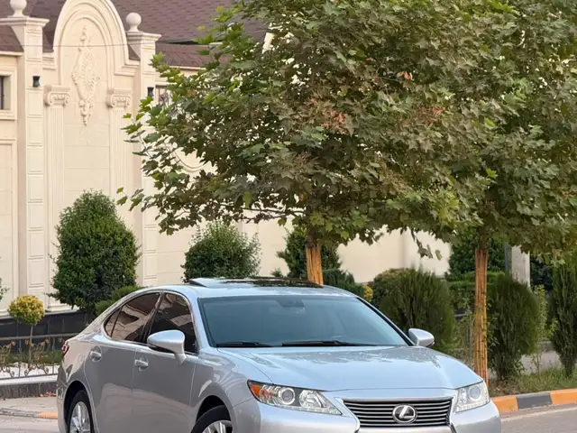 Lexus ES series