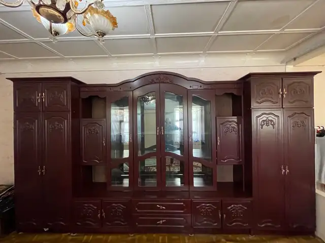Шифоньер, Бобоҷон Ғафуров