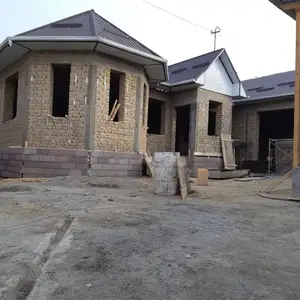 Гиштхои ранга Клинкер, Душанбе