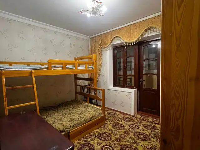 3-комн. квартира, 4 этаж, 75м², Универмаг, Хуҷанд