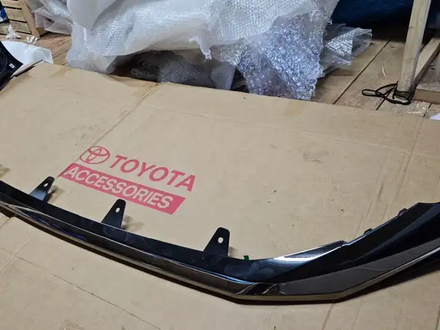 Юбка переднего бампера Toyota Camry xv80, Душанбе