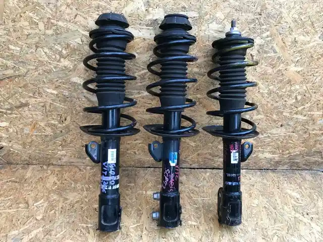 Передний амортизатор Toyota Vitz 2006-2010г, Душанбе