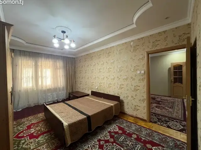4-комн. квартира, 1 этаж, 100м², Шёлкомбинат, Худжанд