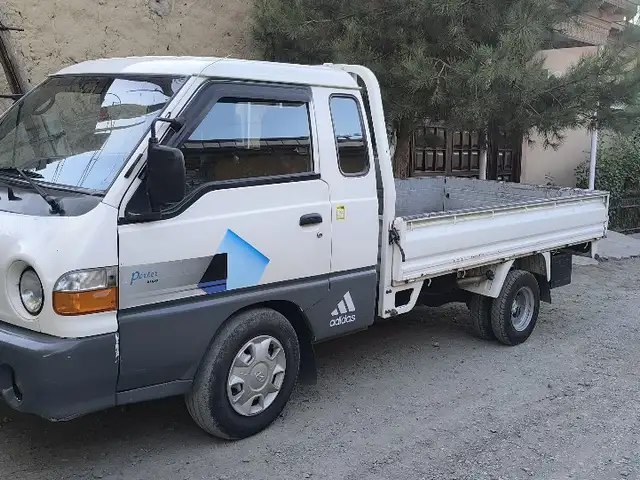 Бортовой автомобиль Hyundai Porter, 2001, Канибадам